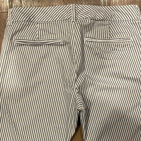 Old Navy Pixie Chino Railroad‎ Stripe Petite Pants - Picture 7 of 10